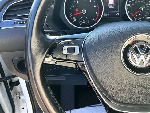 Used 2018 Volkswagen Tiguan SEL image 17