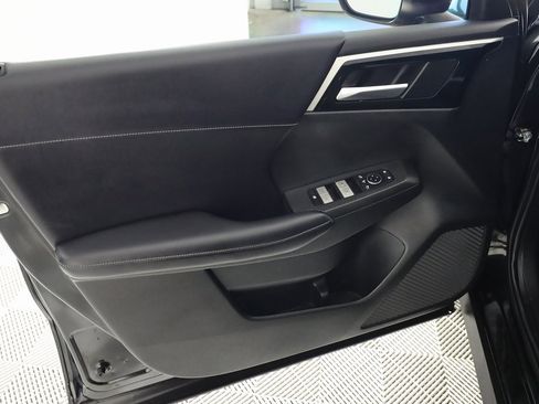 Used 2023 Mitsubishi Outlander SE image 18