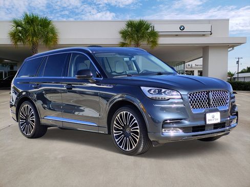 Used 2023 Lincoln Aviator Black Label w/ Dynamic Handling Package image 3