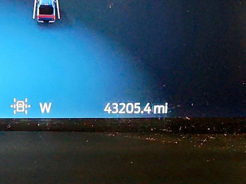 Used 2023 Ford F150 Lightning XLT image 15