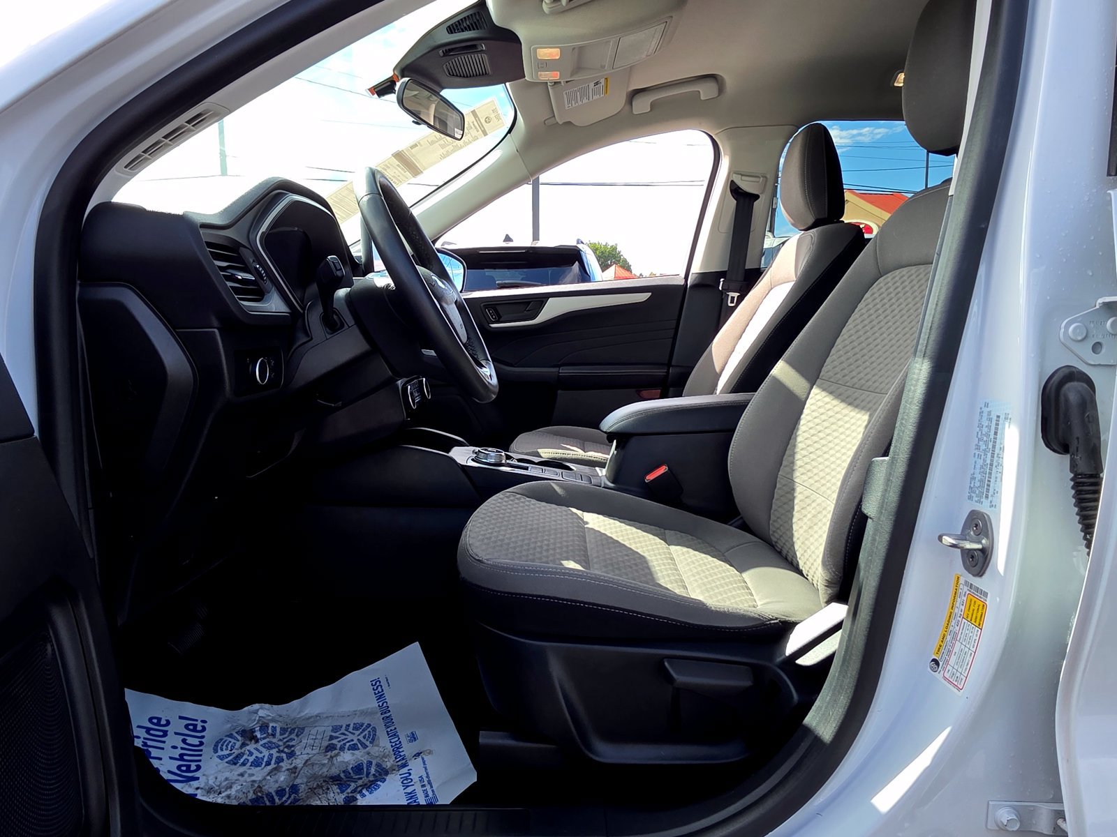 Used 2022 Ford Escape SE w/ SE Sport Appearance Package AWD/4WD image 14