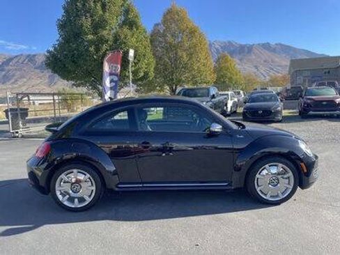 Used 2013 Volkswagen Beetle Turbo image 2