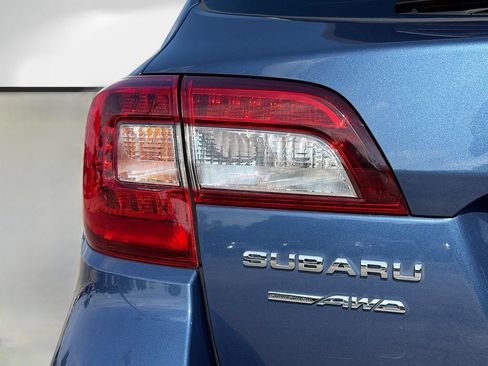 Used 2019 Subaru Outback 3.6R Limited w/ Popular Package #2 AWD/4WD image 10