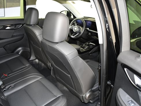 Used 2024 Buick Envision Preferred image 44