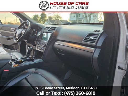 Used 2019 Ford Explorer XLT w/ Equipment Group 202A AWD/4WD image 47