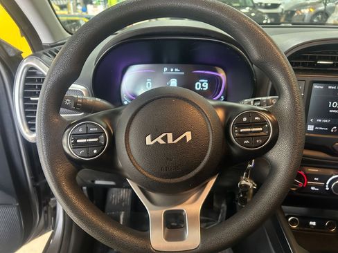 Used 2025 Kia Soul LX w/ LX Technology Package image 27
