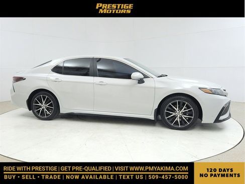 Used 2024 Toyota Camry SE image 8