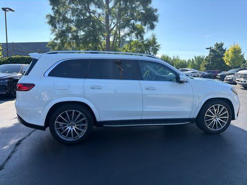 Used 2024 Mercedes-Benz GLS 580 4MATIC image 12