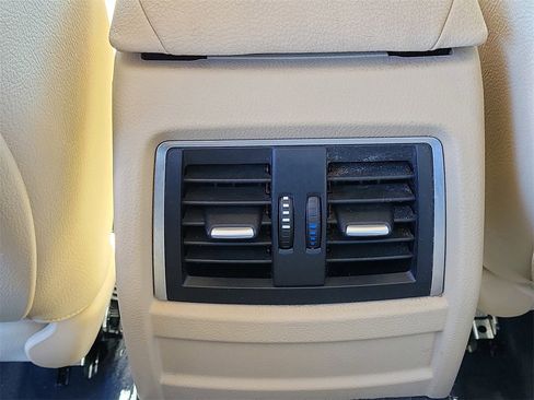 Used 2017 BMW 320i Sedan image 11