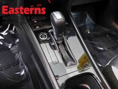 Used 2023 Nissan Kicks SR w/ SR Premium Package FWD image 13