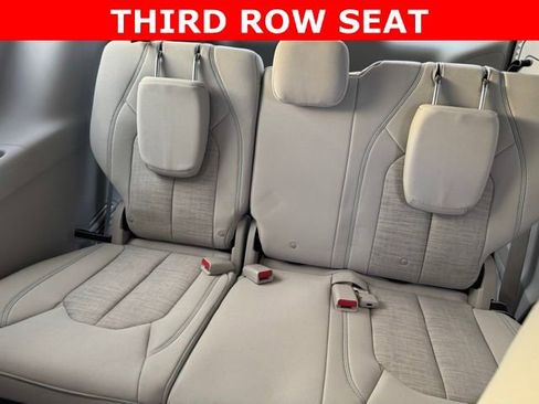 Used 2019 Chrysler Pacifica Touring Plus FWD image 7