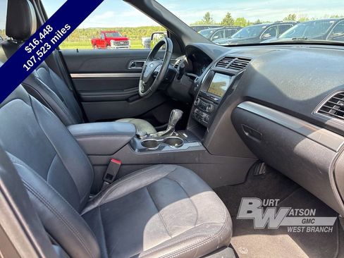 Used 2018 Ford Explorer XLT w/ Equipment Group 202A AWD/4WD image 10