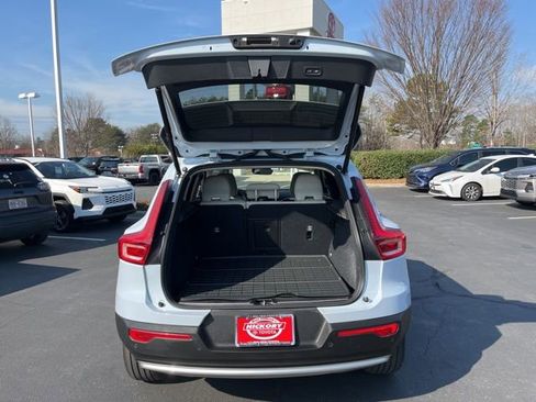 Used 2024 Volvo XC40 B5 Plus w/ Protection Package Premier image 7