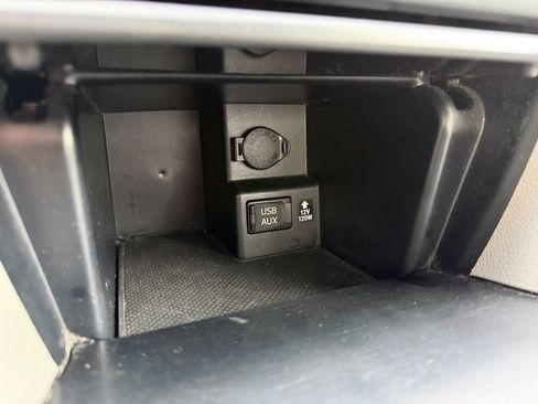 Used 2012 Toyota Camry LE image 27