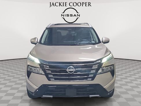 Used 2026 Nissan Rogue Platinum w/ Platinum Premium Package AWD/4WD image 2