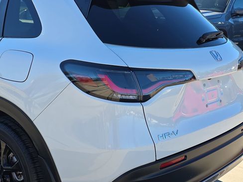 Used 2023 Honda HR-V Sport image 36