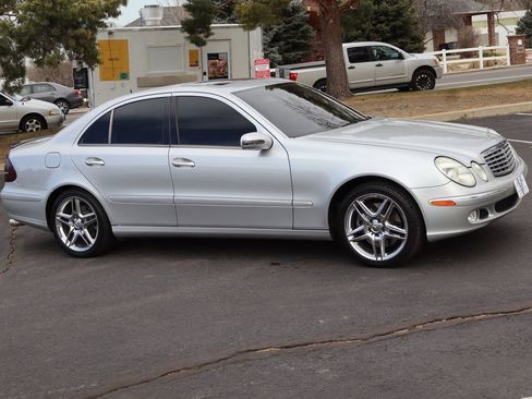 Used 2005 Mercedes-Benz E 500 4MATIC image 2