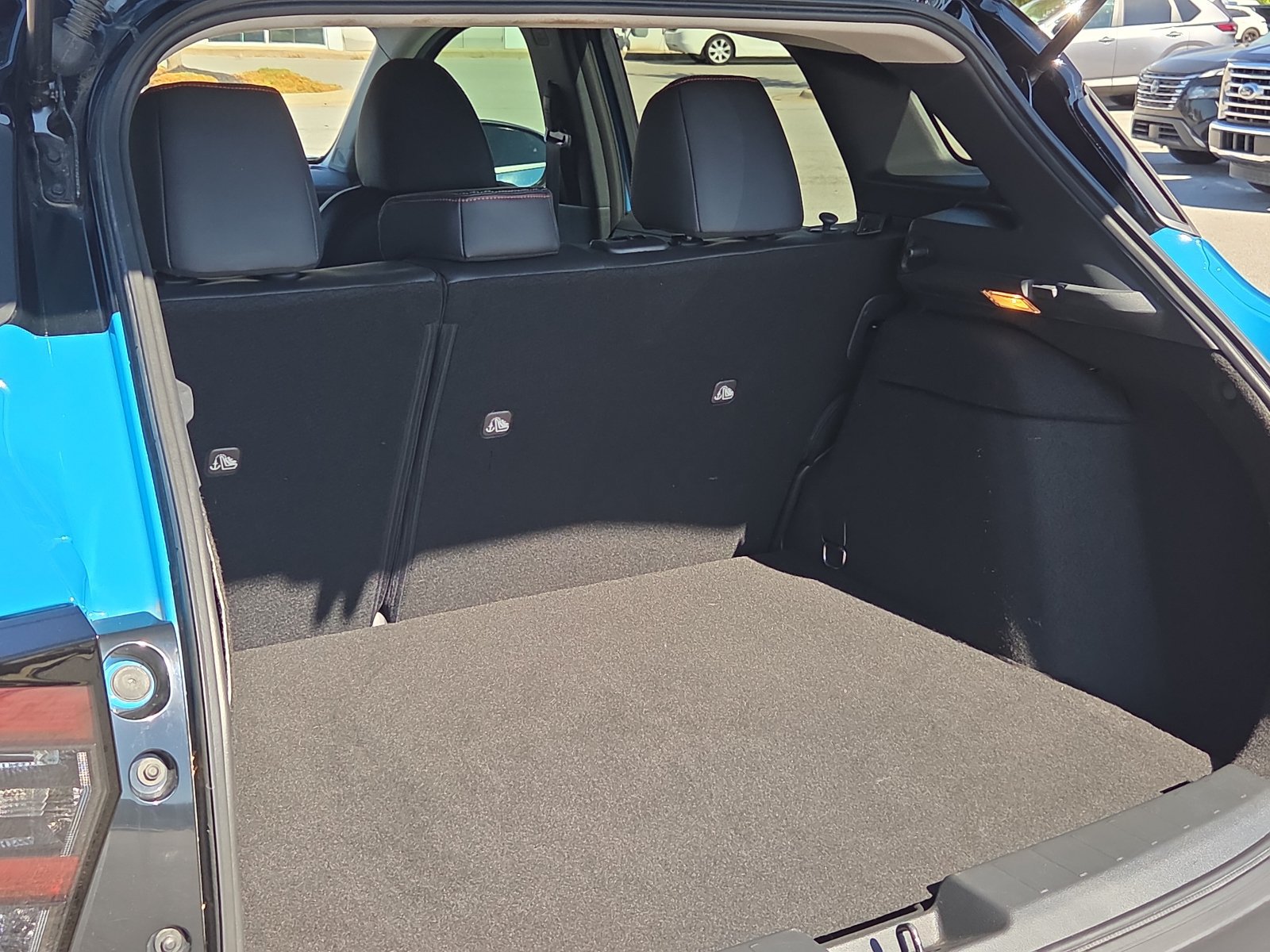 Used 2025 Nissan Kicks SR AWD/4WD image 9