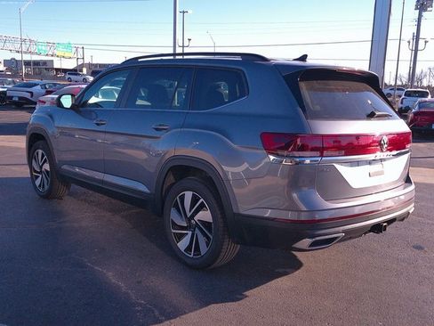 Used 2025 Volkswagen Atlas SE image 13