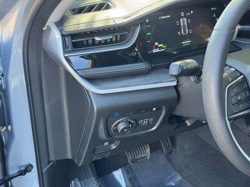 Used 2022 Jeep Grand Cherokee Limited 4xe image 26