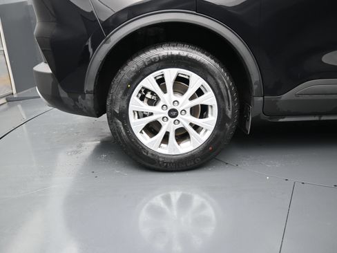 Used 2024 Ford Escape Active w/ Cold Weather Package FWD image 9