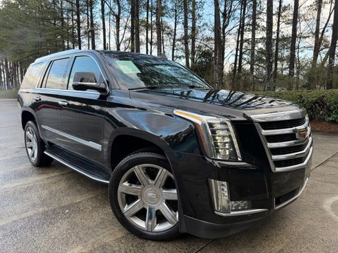 Used 2017 Cadillac Escalade Premium Luxury image 12