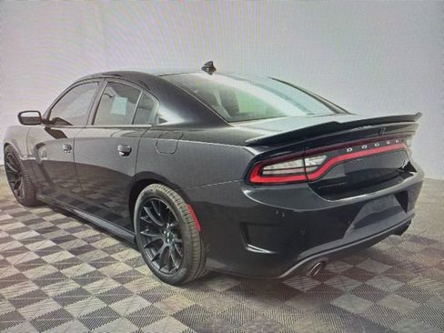 Used 2019 Dodge Charger Scat Pack w/ Dynamics Package RWD image 4