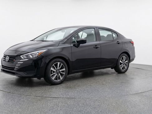 Used 2025 Nissan Versa SV FWD image 3