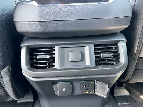 New 2025 Ford F150 Lariat w/ Equipment Group 501A Mid image 20