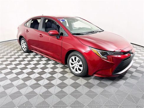 Certified 2025 Toyota Corolla LE w/ Convenience Package image 1