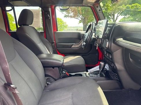 Used 2015 Jeep Wrangler Unlimited Sport w/ Quick Order Package 24S AWD/4WD image 11