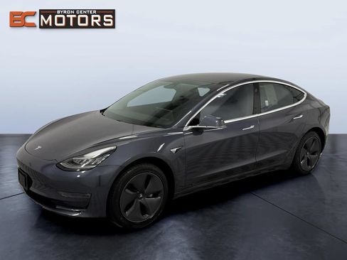 Used 2019 Tesla Model 3 Standard Range Plus RWD image 1