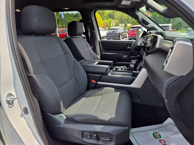 Used 2025 Toyota Sequoia SR5 AWD/4WD image 21