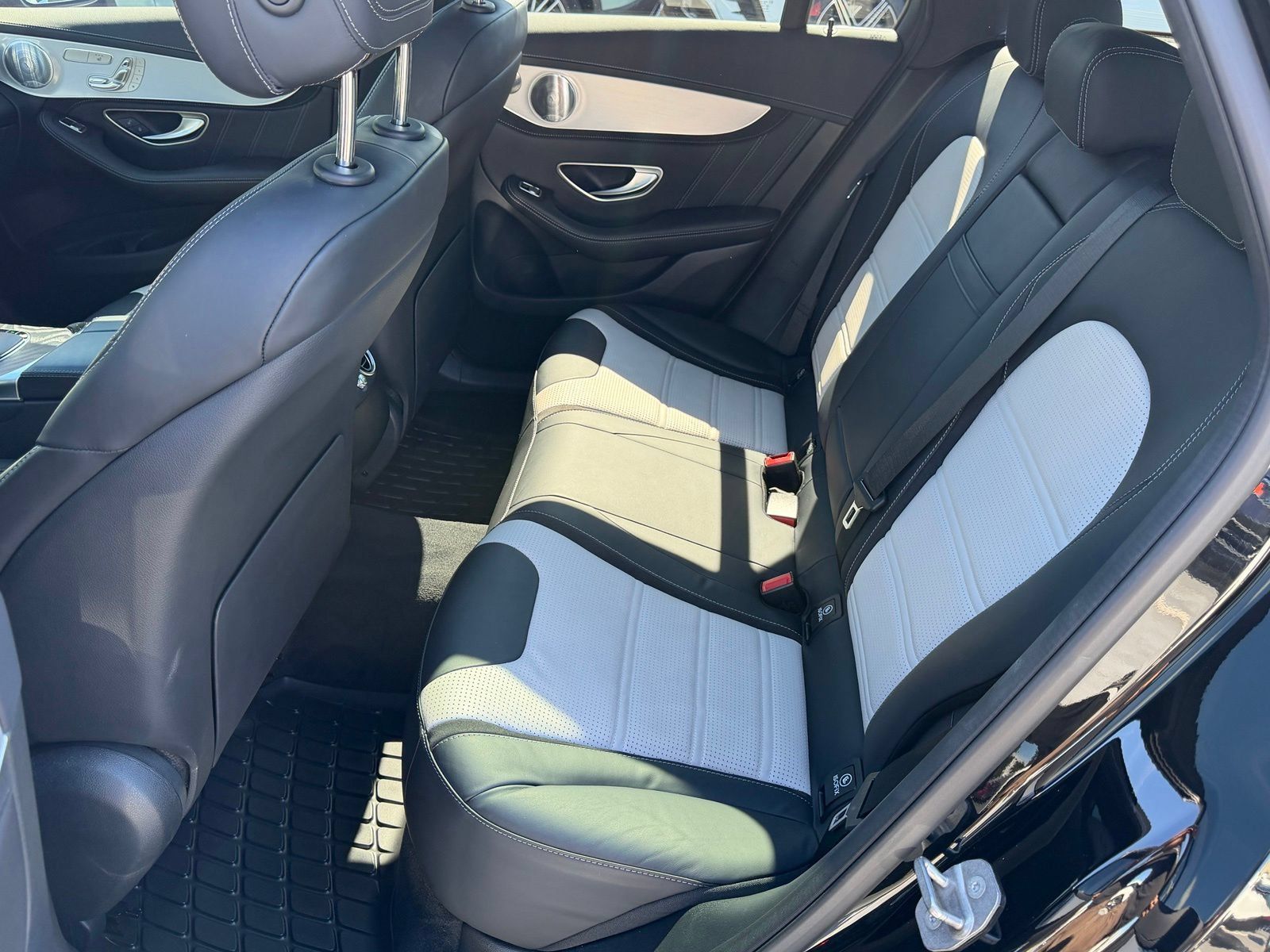 Used 2020 Mercedes-Benz GLC 63 AMG 4MATIC image 17