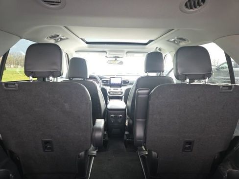 Used 2023 Ford Explorer XLT w/ Equipment Group 202A image 13