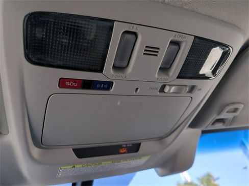 Used 2018 Subaru Outback 2.5i Limited image 24