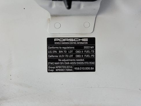 Certified 2022 Porsche Macan S image 37