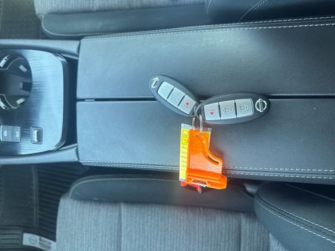 Used 2021 Nissan Rogue S image 28