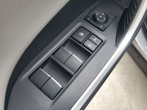 Used 2023 Toyota RAV4 Limited image 18