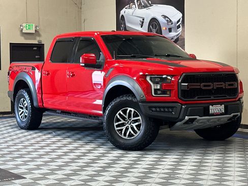 Used 2018 Ford F150 Raptor w/ Equipment Group 802A Luxury AWD/4WD image 2