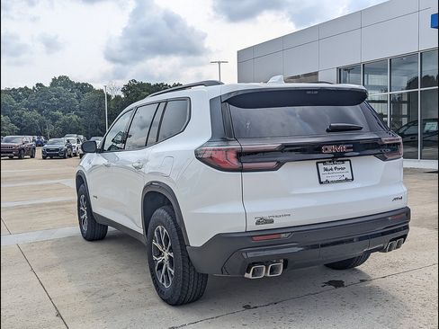 New 2026 GMC Acadia AT4 w/ Luxury Package AWD/4WD image 8