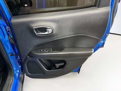 Used 2019 Jeep Compass Limited w/ Safety & Security Group AWD/4WD image 29