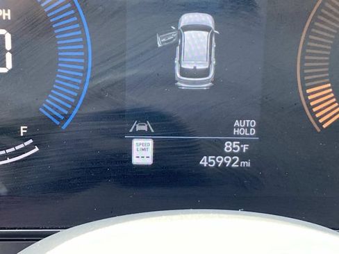 Used 2025 Hyundai Kona SEL AWD/4WD image 34