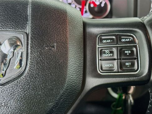 Used 2018 RAM 1500 SLT image 14