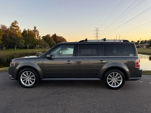 Used 2019 Ford Flex Limited image 4