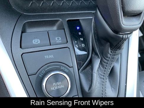 Used 2022 Toyota RAV4 XLE w/ Convenience Package image 25