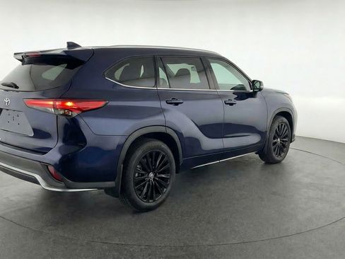 Used 2025 Toyota Highlander XSE image 9