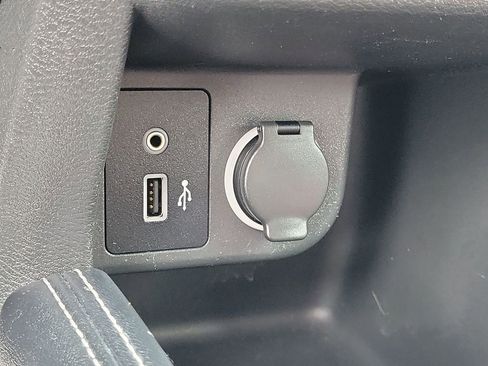 Used 2019 Nissan Kicks S FWD image 32