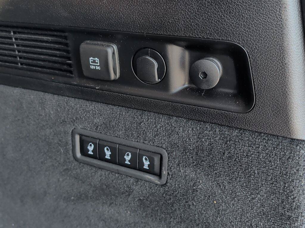 Used 2022 Jeep Grand Wagoneer Series III AWD/4WD image 18