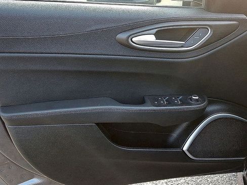 Used 2023 Alfa Romeo Giulia Ti image 15